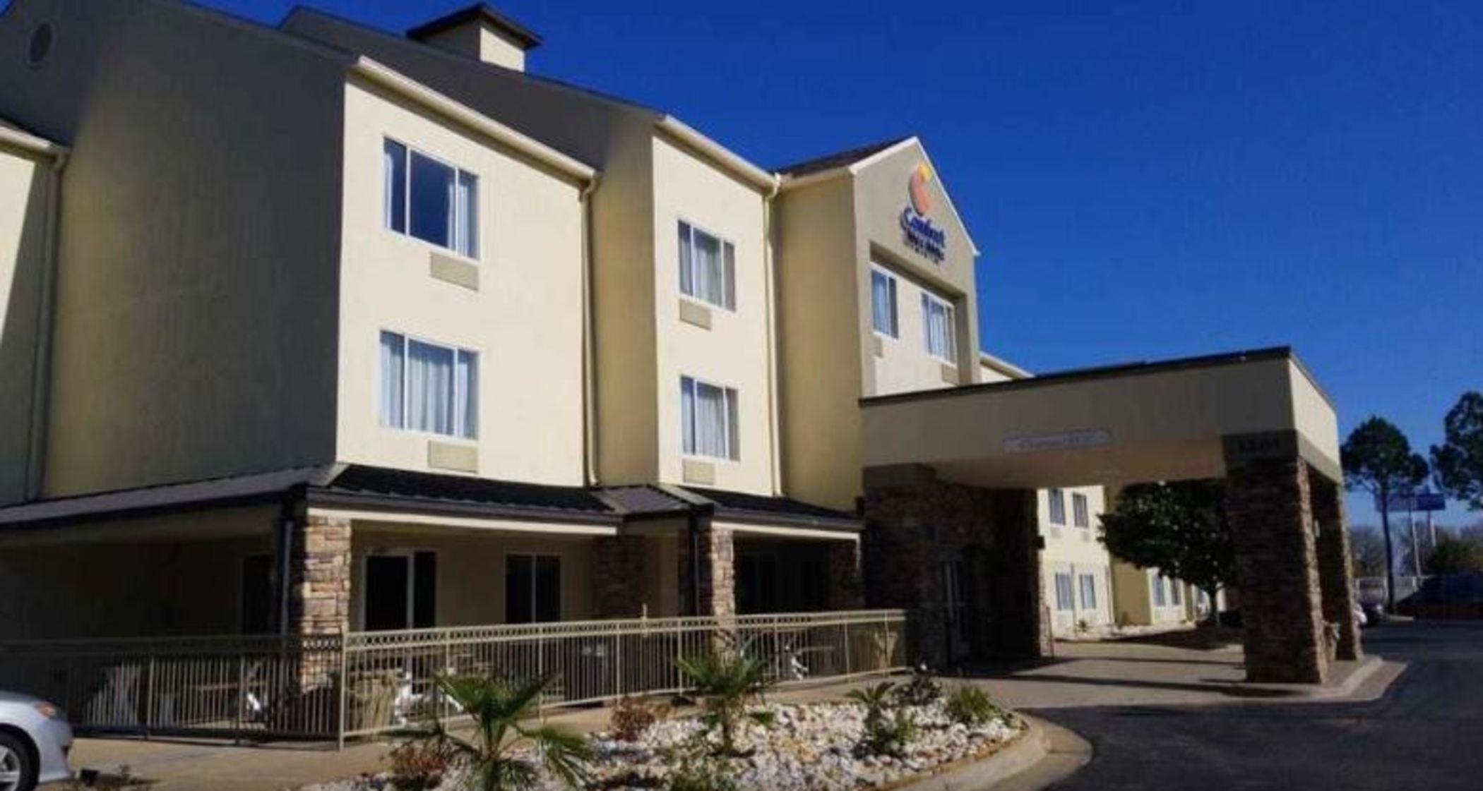 Comfort Inn & Suites Montgomery East Carmichael Rd מראה חיצוני תמונה