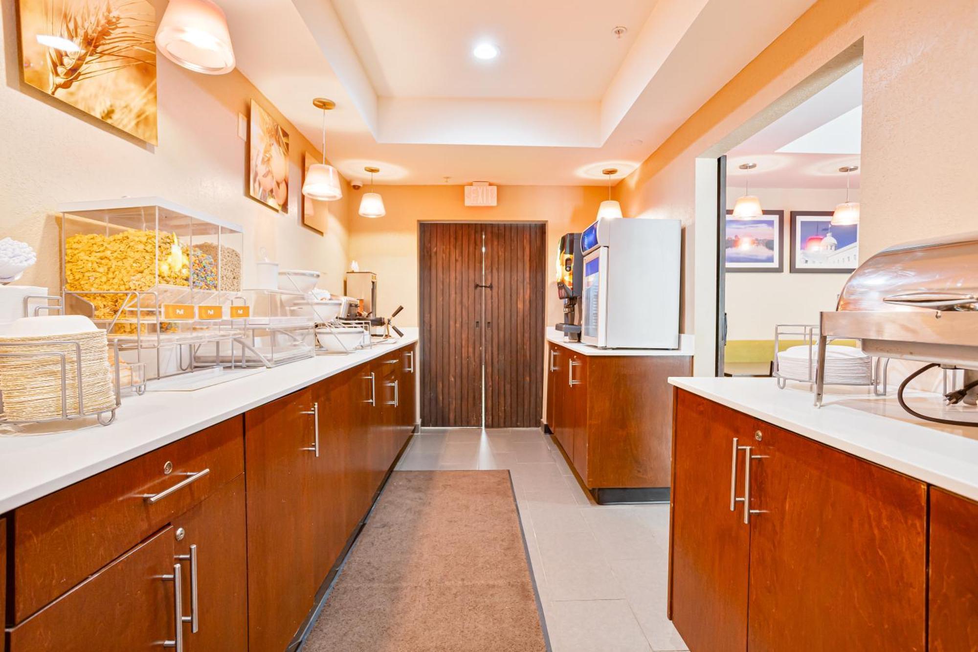 Comfort Inn & Suites Montgomery East Carmichael Rd מראה חיצוני תמונה
