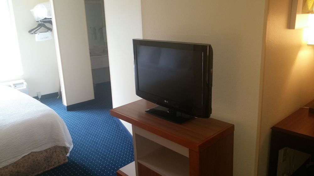 Comfort Inn & Suites Montgomery East Carmichael Rd מראה חיצוני תמונה