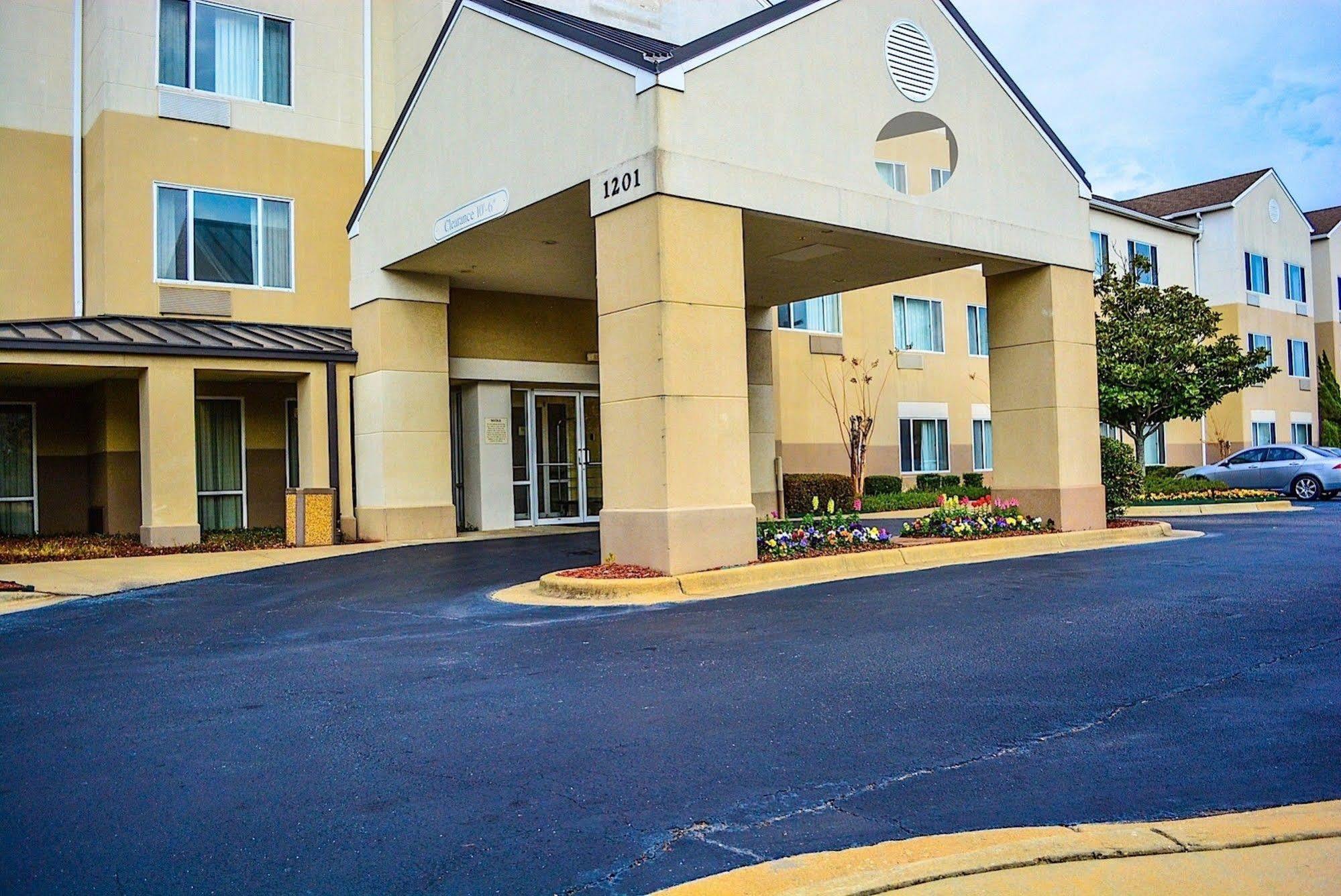 Comfort Inn & Suites Montgomery East Carmichael Rd מראה חיצוני תמונה
